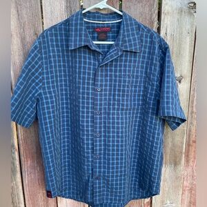 Tony Hawk Blue & Black Short Sleeve Button Down Shirt. Size Large